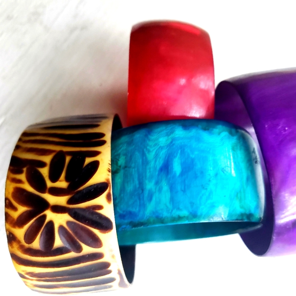 Set of 4 boho chic cow horn bracelets